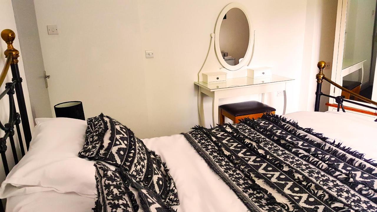 The Royal Oak Duddington Bed & Breakfast Stamford Bagian luar foto
